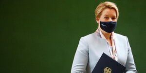 Bundesfamilienministerin Franziska Giffey (SPD) beim Integrationsgipfel im Kanzleramt