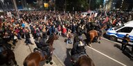 Demonstrierende gegen die Corona-Maßnahmen am Samstag in Leipzig