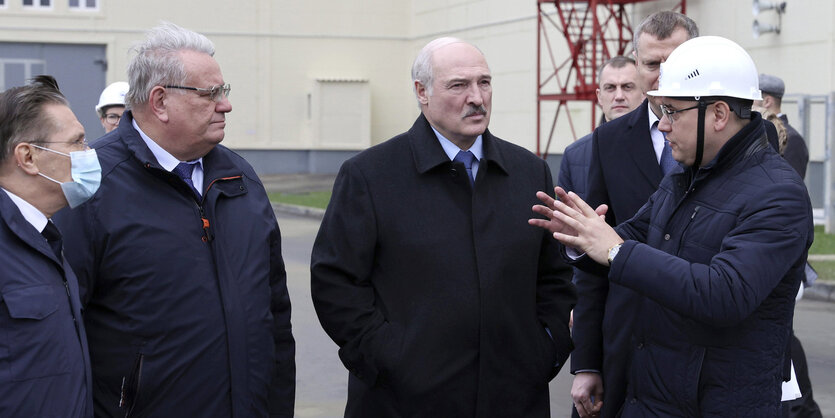 Besuch bei der AKW-Eröffnung.