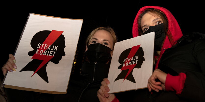 Demonstrantinnen bei einem Protest in Gdansk am 28. Oktober 2020