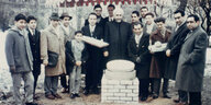 Gruppe bei der Grundsteinlegung der Imam-Ali-Moschee 1961
