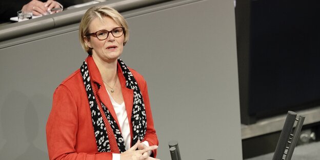 Anja Karliczek (CDU), Bundesministerin für Bildung und Forschung, spricht im Plenum im Bundestag.