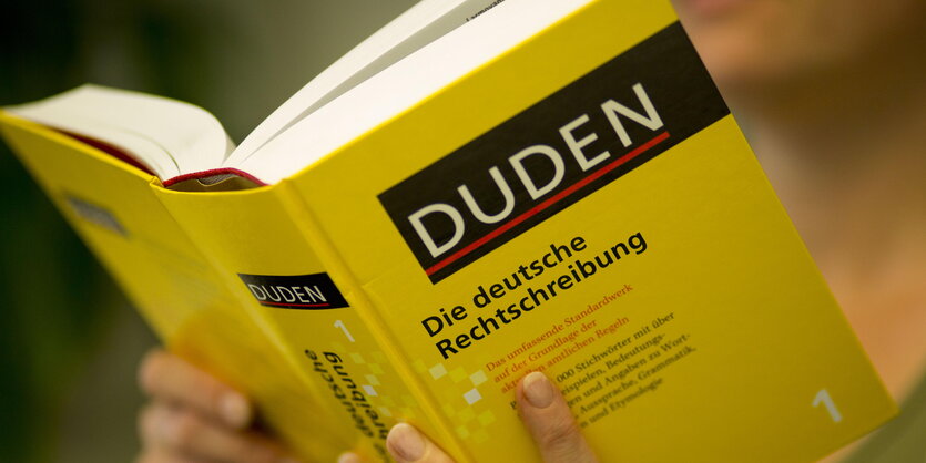 aufgeschlagener Duden