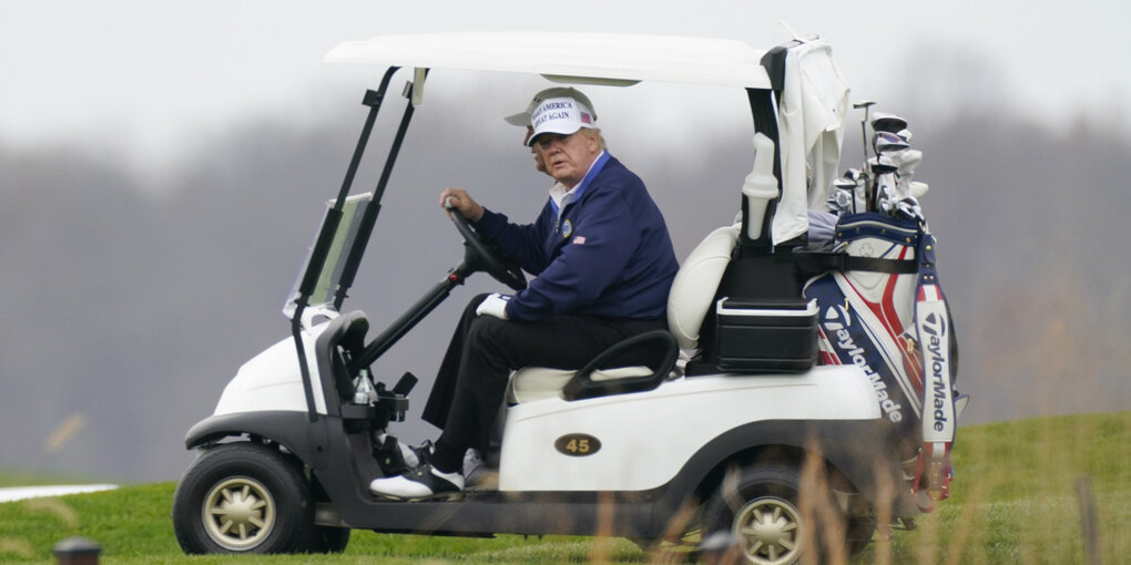 Donald Trump im Golfplatzfahrzeug