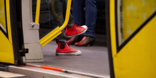 mensch in der U-Bahn