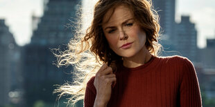 Nicole Kidman vor ener Skyline im Gegenlicht in der Miniserie "The Undoing"