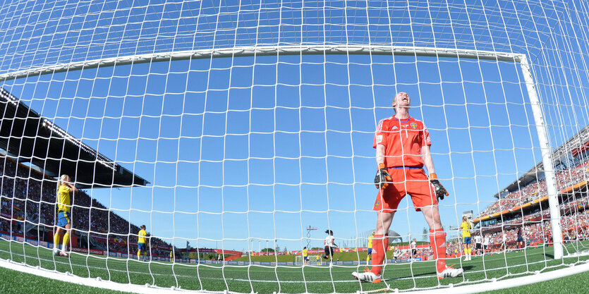 Hedvig Lindahl im Tor