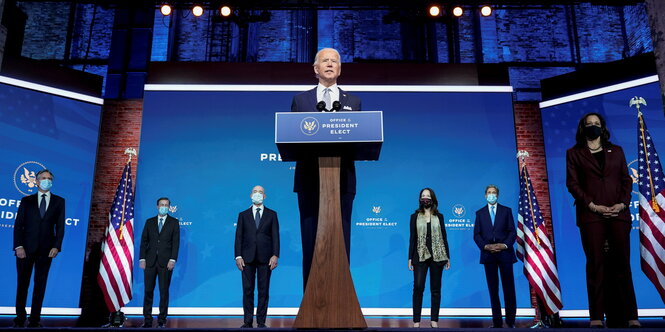 Joe Biden und Kamala Haris mit den Nominierten zum national Security Team: John Kerry , Antony Blinken , Jake Sullivan , Linda Thomas-Greenfield, Jake Sullivan , Avril Haines, Alejandro Mayorkas