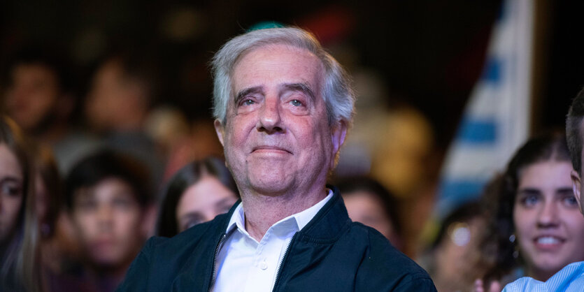 Tabaré Vazquez im Kreis von Anhänger*innen