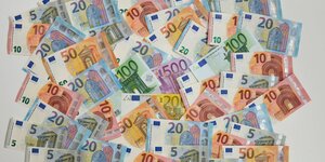 Ein Haufen Euro-Geldscheine