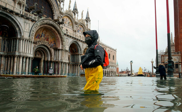 Venedigs Straßen unter Wasser