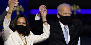 Kamala Harris und Joe Biden feiern ihren Sieg