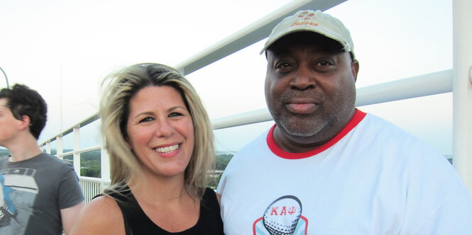 Tammy und Wallace Washington auf der Ravenel Brücke