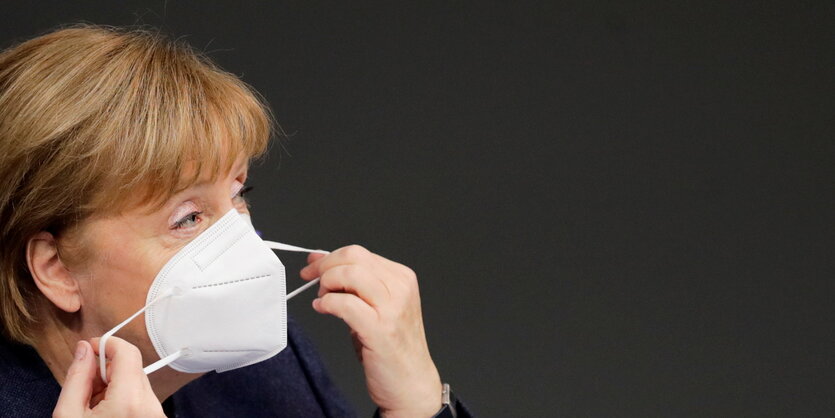 Angela Merkel mit Maske