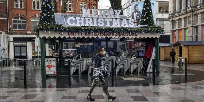 Verlassener Weihnachtsstand in Cardiff, Wales