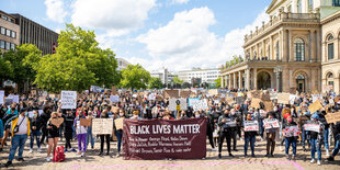 Demonstrant:innen auf einer «Black Lives Matter»-Kundgebung