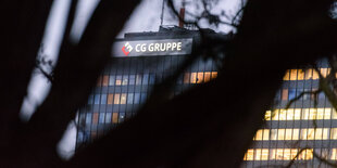 das Logo der CG - Christoph Gröner- Gruppe an einem Haus