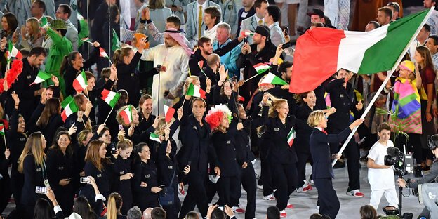Italiens Olympiamannschaft bei der Eröffnung 2016 in RIO