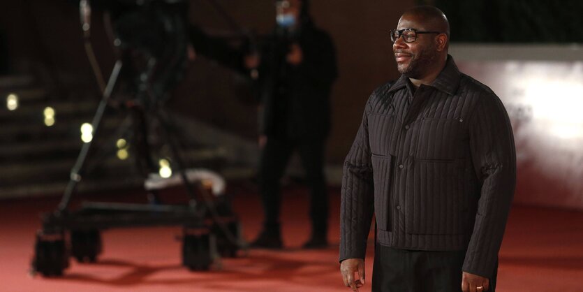 Regisseur Steve McQueen auf dem roten Teppich beim Filmfestival Rom, Oktober 2020