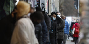 Warteschlange vor dem Berliner Kitkat-Club