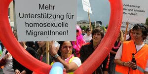 Protest beim CSD für rechte homosexueller migrantinnen