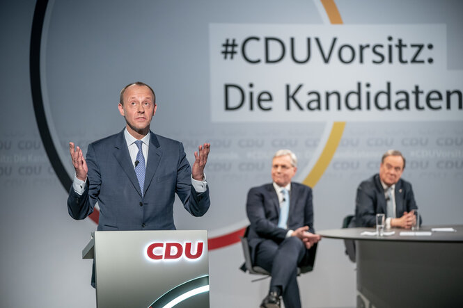 Friedrich Merz, Norbert Röttgen und Armin Laschet bei einer Diskussionsrunde