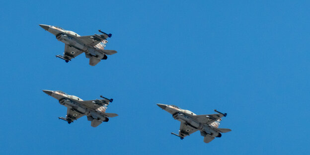 Israelische Kampfjets am Himmel