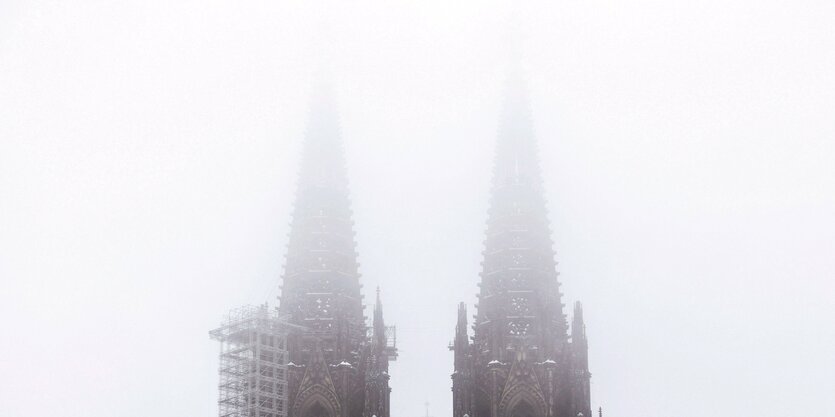 Kölner Dom im Nebel