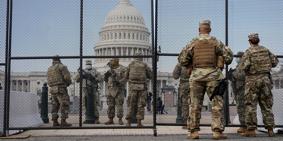 Soldaten vor dem Kapitol