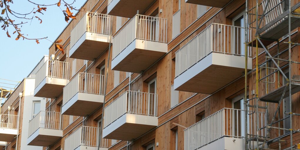 Das Bild zeigt die Baustelle eines Holz-Wohnhauses