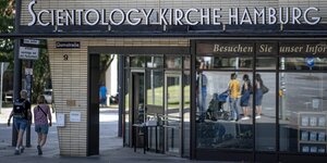 Fassade der Scientology-Zentrale in Hamburg