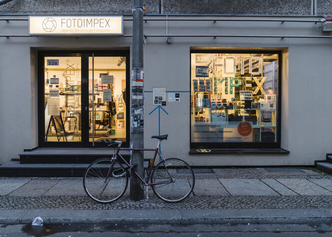 Das Licht an im Berliner Fotoladen Fotoimpex