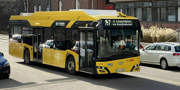 Das Foto zeigt einen Berliner BVG-Bus.