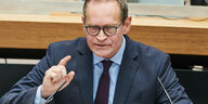 Das Foto zeigt den Regierenden Bürgermeiuster Michael Müller von der SPD am Rednerpult des Berliner Abgeordnetenhauses.