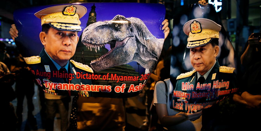 Foto eines Generals in Uniform, der als Tyrannosaurus von Asien bezeichnet wird