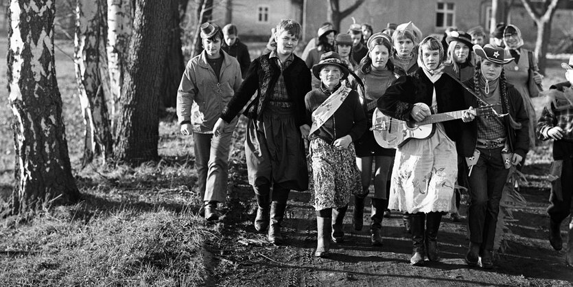 Sorbischer Fastnachtzug in den 70ern im Spreewald