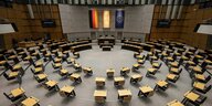 Blick in den leeren Plenarsaal im Berliner Abgeordnetenhaus