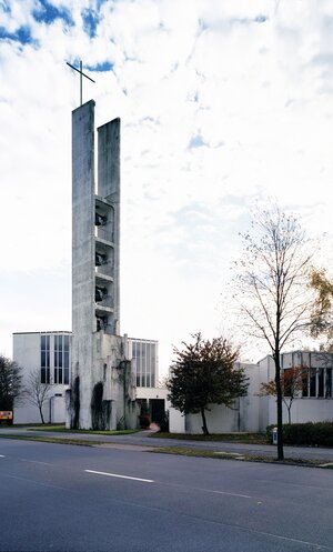 Die Wolfsburger Heilig-Geist-Kirche. Die Wolfsburger Heilig-Geist-Kirche.