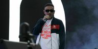 Rapper Haftbefehl aufder Bühne
