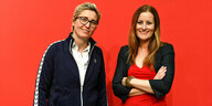 Susanne Hennig-Wellsow und Janine Wissler vor einem roten Hintergrund