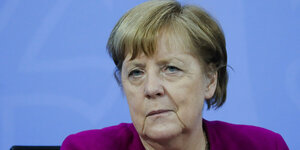 Bundeskanzlerin Angela Merkel (CDU) nimmt nach einem Treffen im Kanzleramt an einer Pressekonferenz teil. Der Lockdown zur Bekämpfung der Corona-Pandemie in Deutschland wird angesichts weiter hoher Infektionszahlen grundsätzlich bis zum 28. März verlänger
