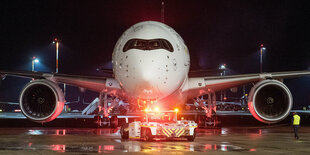 Ein Lufthansa Airbus am Flughafen Hamburg