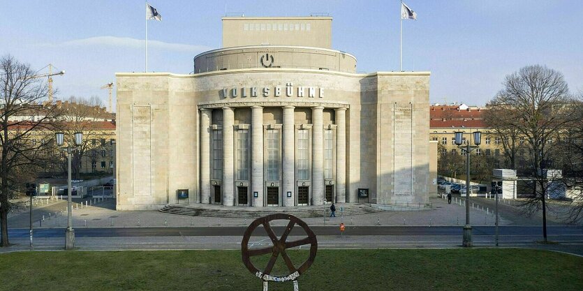 Aussenansicht der Volksbühne in Berlin