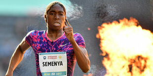 Caster Semenya aus Südafrika 2017 bei einem 600-Meter-Lauf in Berlin.