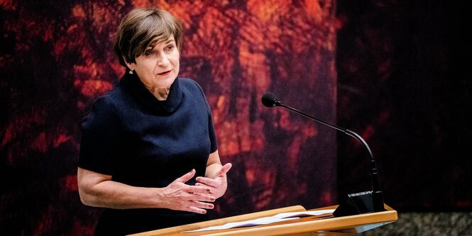 Lilianne Ploumen am Rednerpult