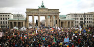 Global Climate Strike - große Demonstration vorm Brandenburger Tor in Berlin