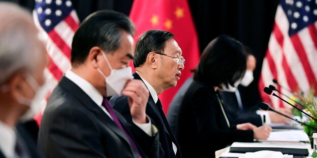 Die chinesische Delegation bei einem politischen Treffen mit den USA.