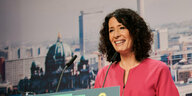 Das Foto zeigt die Grüne Bettina Jarasch bei ihrer Wahl zur Spitzenkanididatin im Dezember 2020.