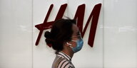 Im Kreuzfeuer: H&M-Filliale in einer Pekinger Shopping Mall