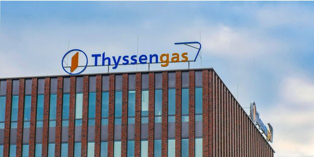Verwaltungsgebäude mit Schriftzug Thyssengas in Dortmund
